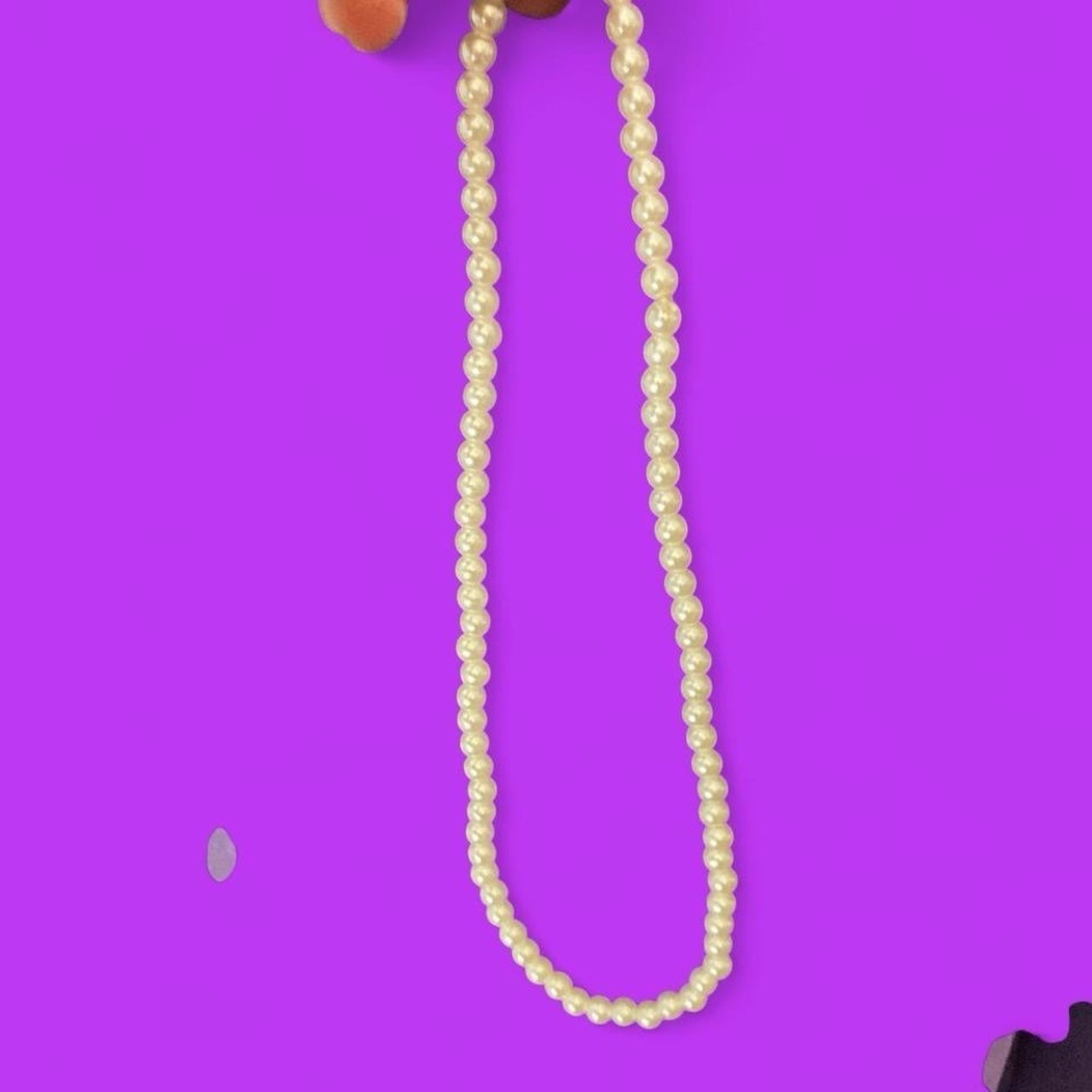 Elegant Pearl Necklace
